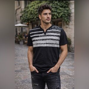 A|X Armani Exchange Men’s Black White Short Sleeve Graphic Hooded V Neck Tee XXL